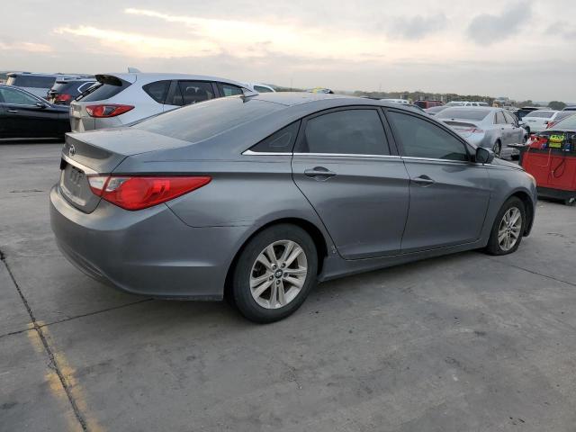 Photo 2 VIN: 5NPEB4AC3CH494779 - HYUNDAI SONATA GLS 