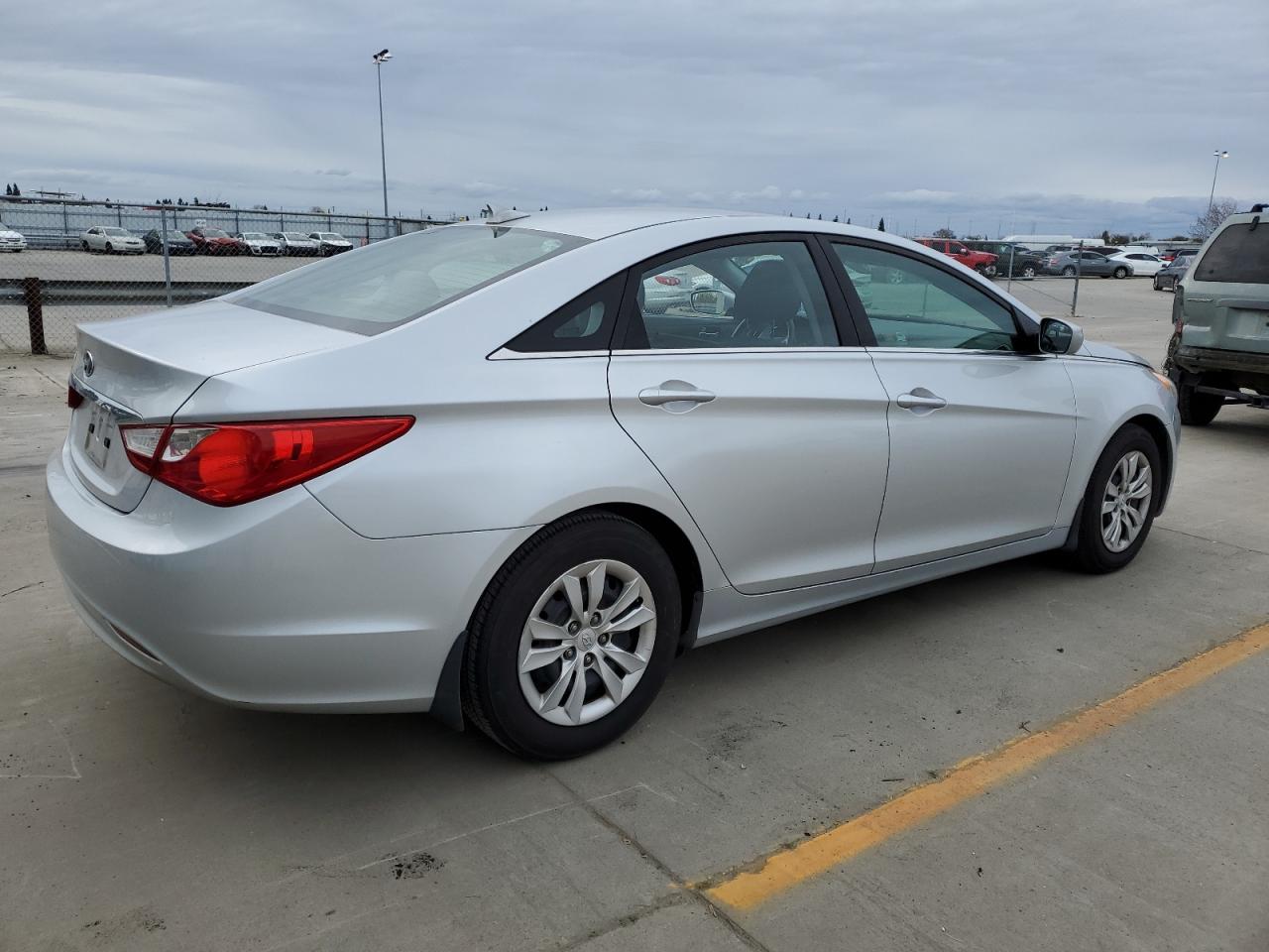 Photo 2 VIN: 5NPEB4AC3DH521111 - HYUNDAI SONATA 