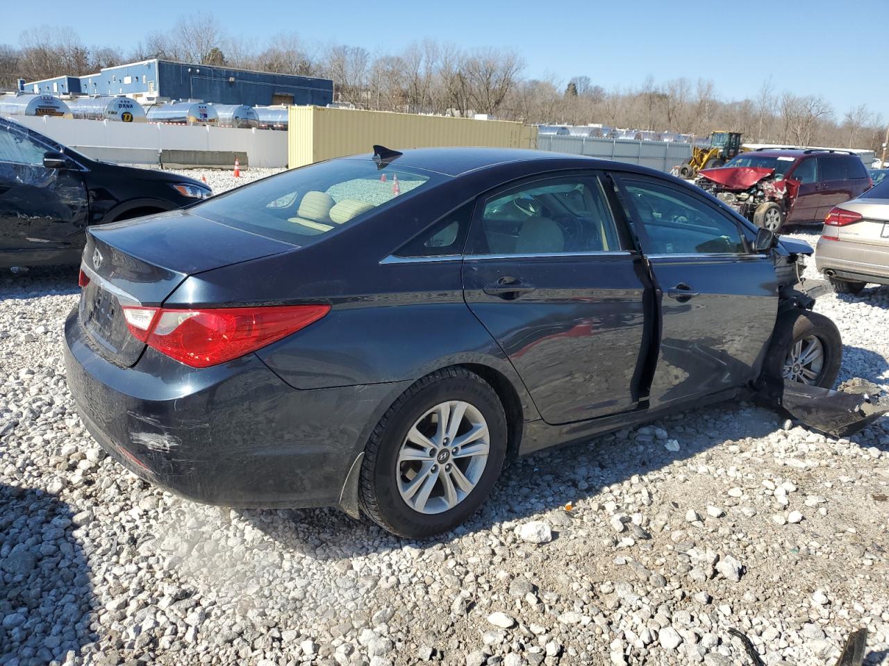 Photo 2 VIN: 5NPEB4AC3DH565769 - HYUNDAI SONATA 