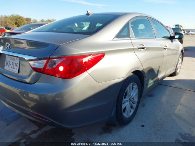 Photo 3 VIN: 5NPEB4AC3DH575556 - HYUNDAI SONATA 