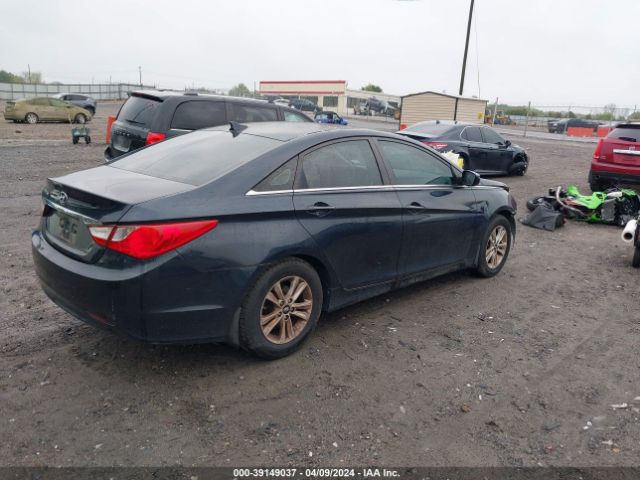 Photo 3 VIN: 5NPEB4AC3DH576268 - HYUNDAI SONATA 