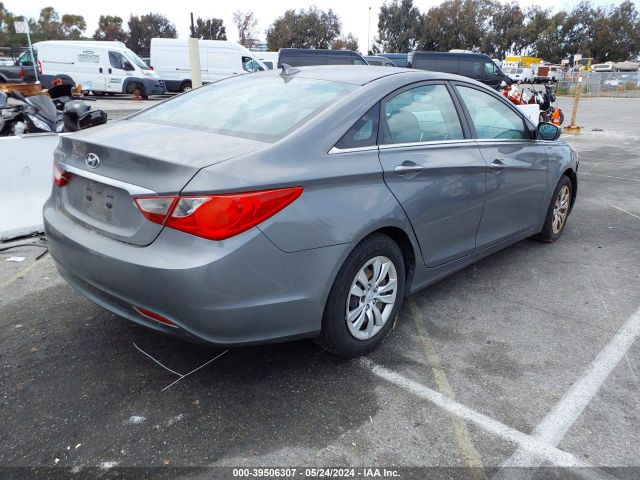 Photo 3 VIN: 5NPEB4AC3DH586430 - HYUNDAI SONATA 