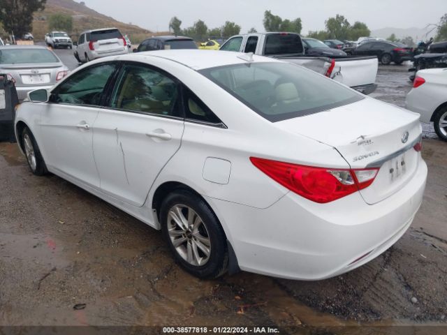 Photo 2 VIN: 5NPEB4AC3DH660851 - HYUNDAI SONATA 