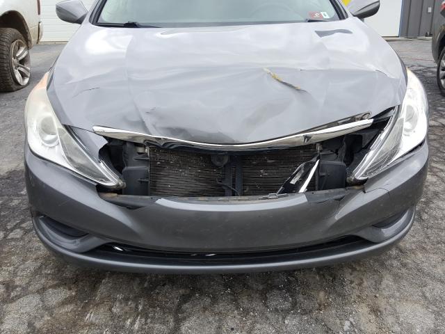 Photo 8 VIN: 5NPEB4AC3DH665354 - HYUNDAI SONATA GLS 