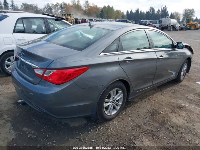 Photo 3 VIN: 5NPEB4AC3DH673664 - HYUNDAI SONATA 