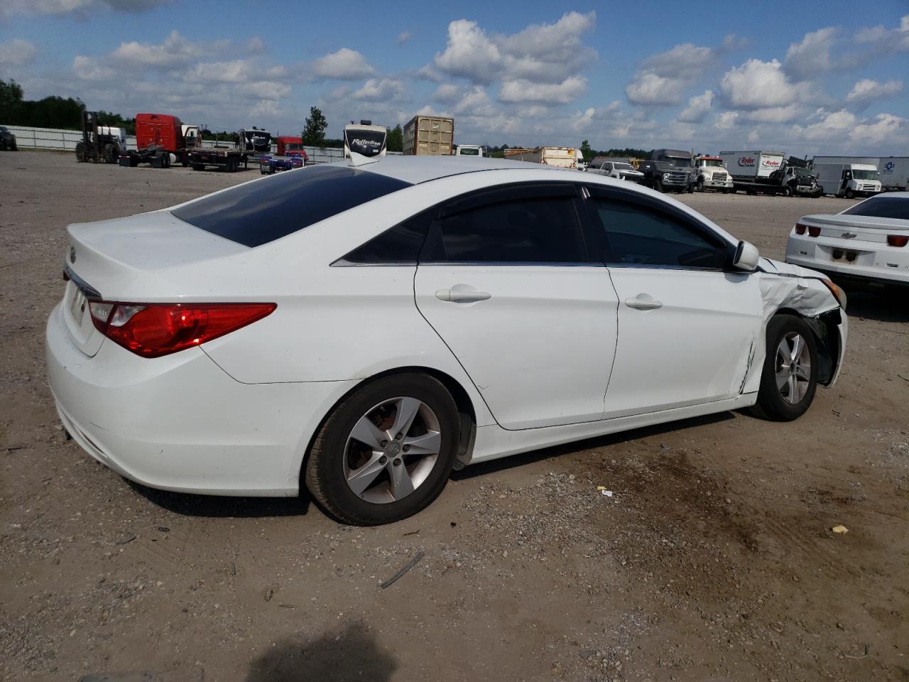 Photo 2 VIN: 5NPEB4AC3DH682008 - HYUNDAI SONATA 