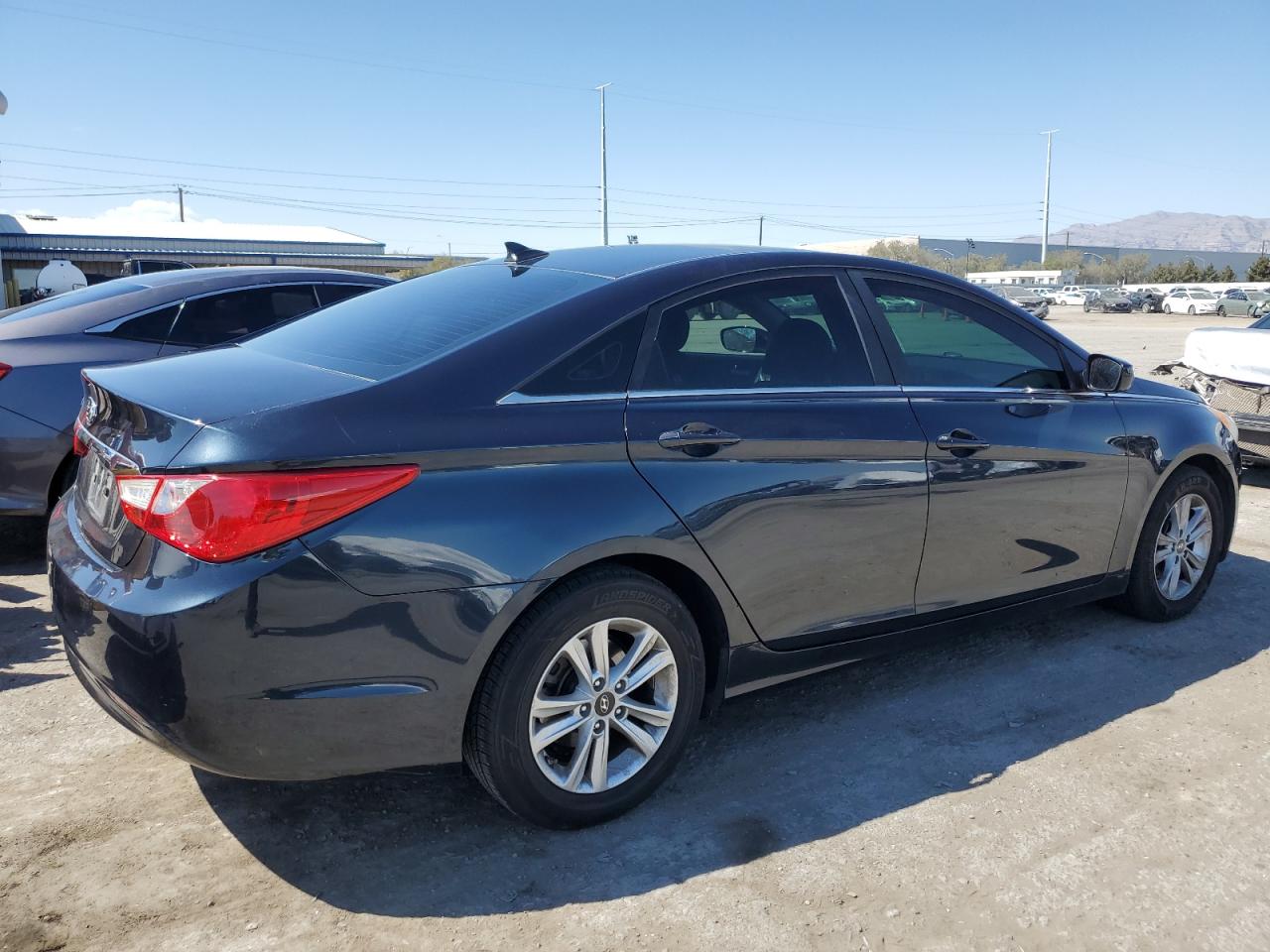 Photo 2 VIN: 5NPEB4AC3DH734477 - HYUNDAI SONATA 