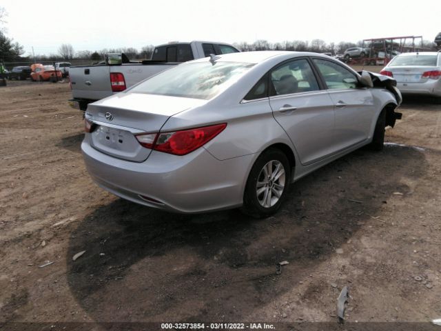 Photo 3 VIN: 5NPEB4AC3DH743938 - HYUNDAI SONATA 