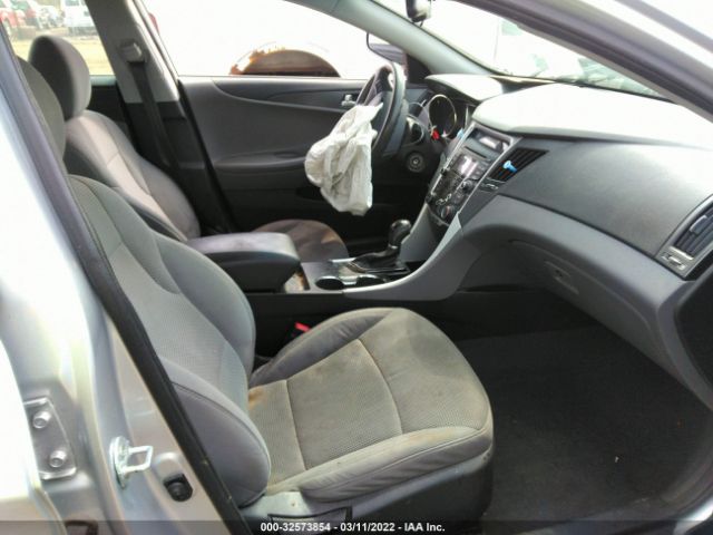 Photo 4 VIN: 5NPEB4AC3DH743938 - HYUNDAI SONATA 