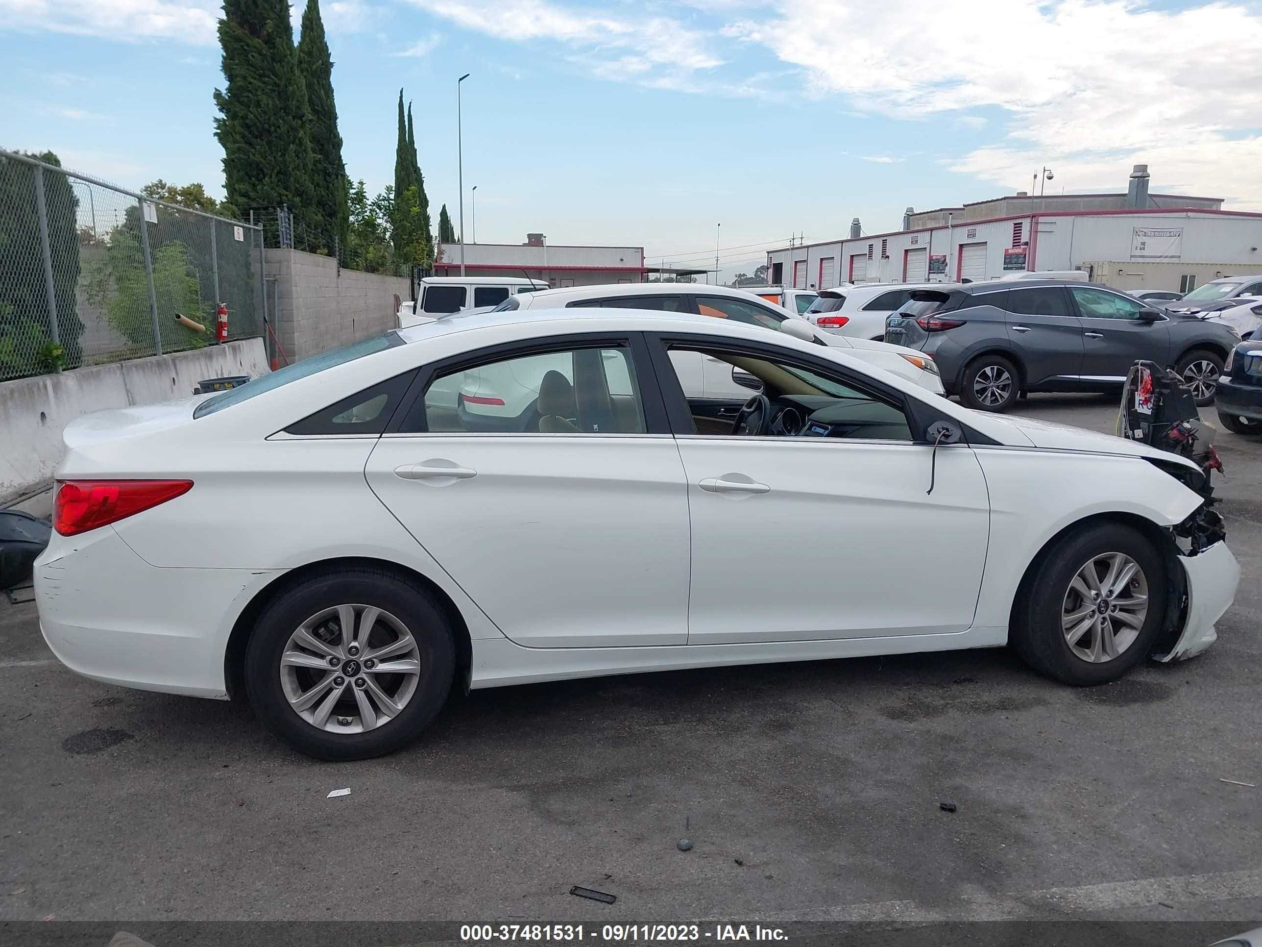 Photo 12 VIN: 5NPEB4AC3DH753191 - HYUNDAI SONATA 