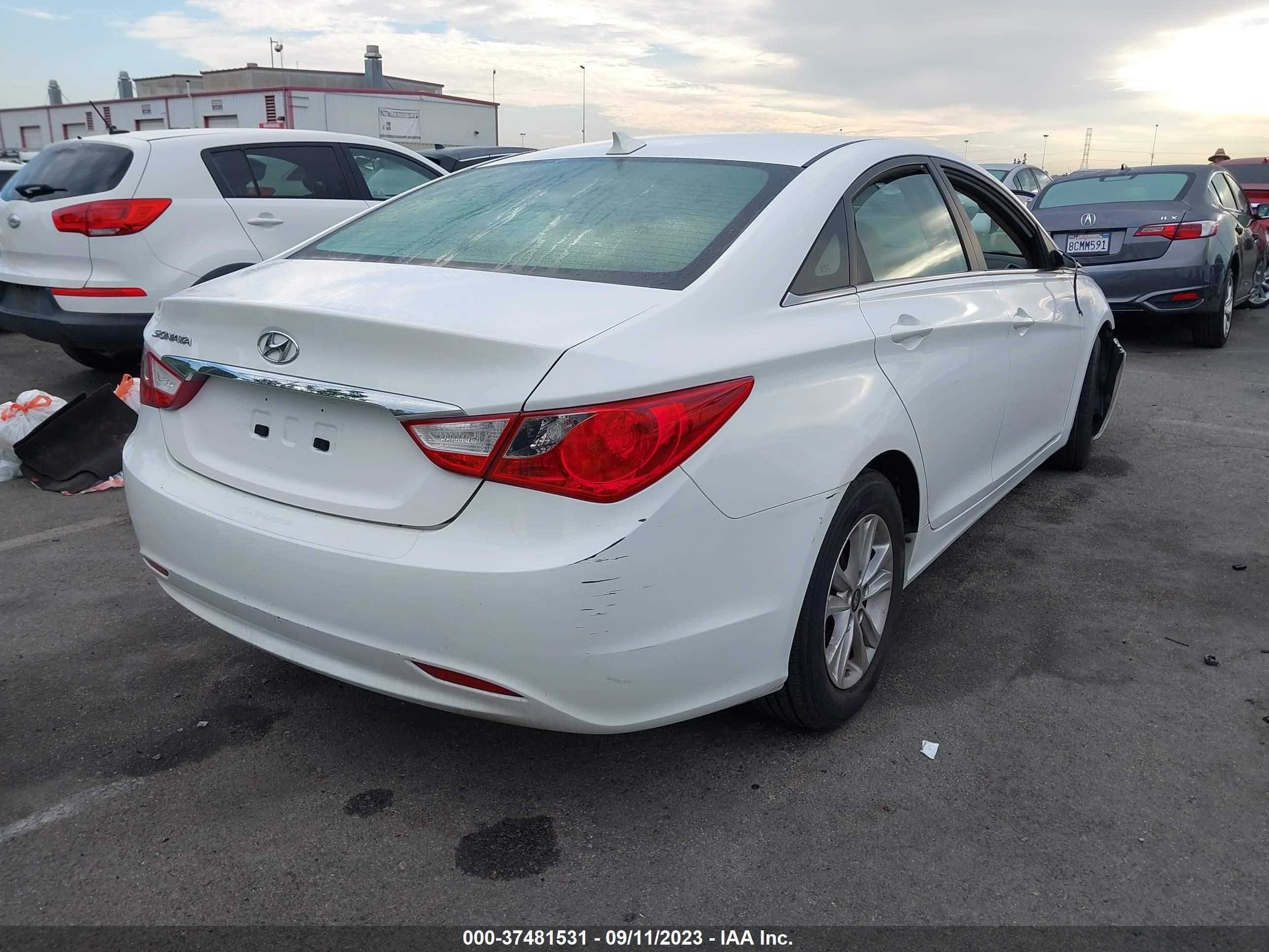 Photo 3 VIN: 5NPEB4AC3DH753191 - HYUNDAI SONATA 