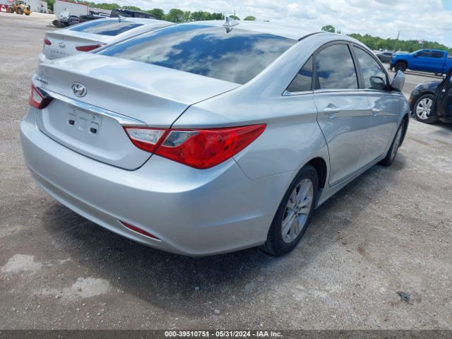 Photo 3 VIN: 5NPEB4AC3DH754616 - HYUNDAI SONATA 