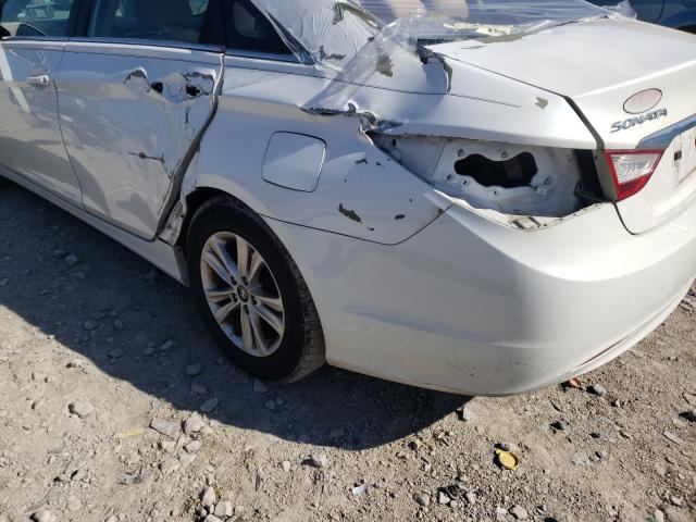 Photo 8 VIN: 5NPEB4AC3DH758214 - HYUNDAI SONATA GLS 