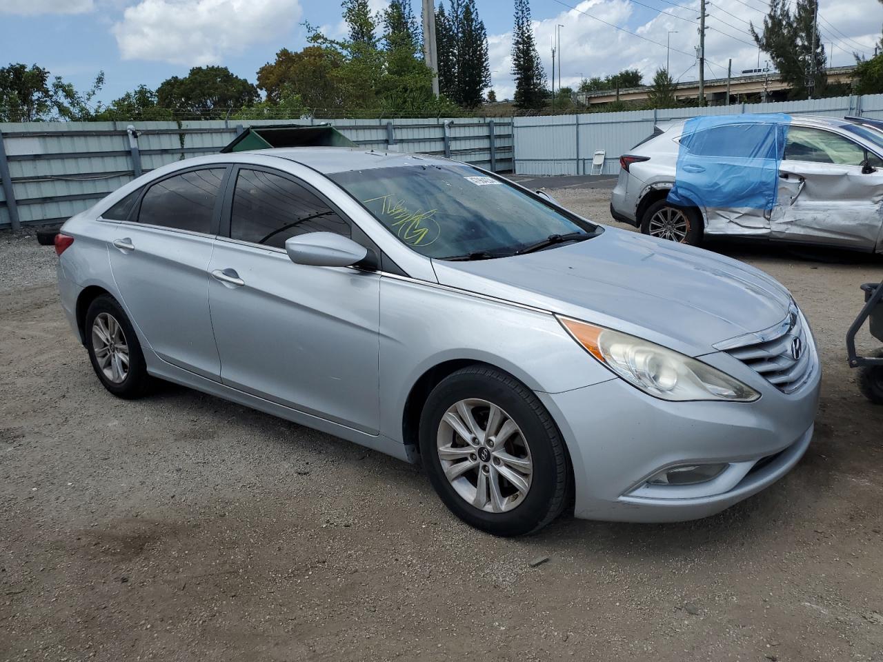 Photo 3 VIN: 5NPEB4AC3DH771075 - HYUNDAI SONATA 