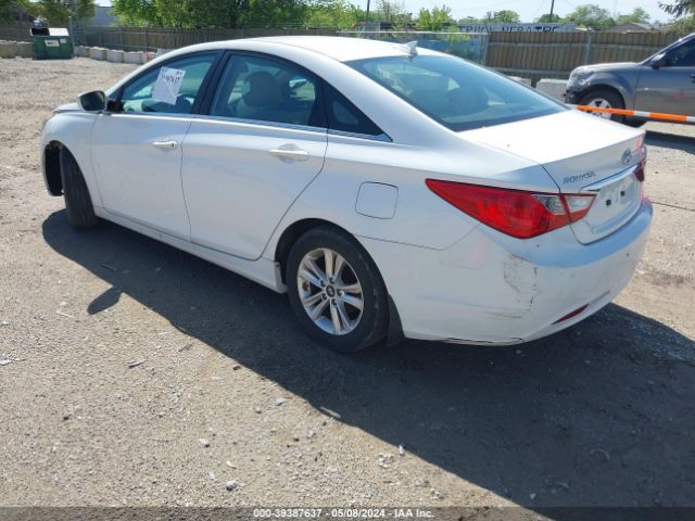 Photo 2 VIN: 5NPEB4AC3DH777586 - HYUNDAI SONATA 