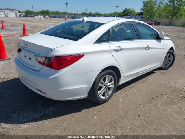 Photo 3 VIN: 5NPEB4AC3DH777586 - HYUNDAI SONATA 