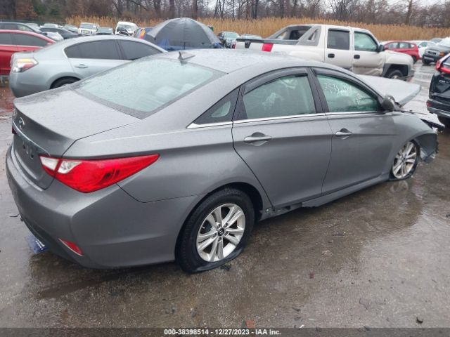 Photo 3 VIN: 5NPEB4AC3EH819319 - HYUNDAI SONATA 