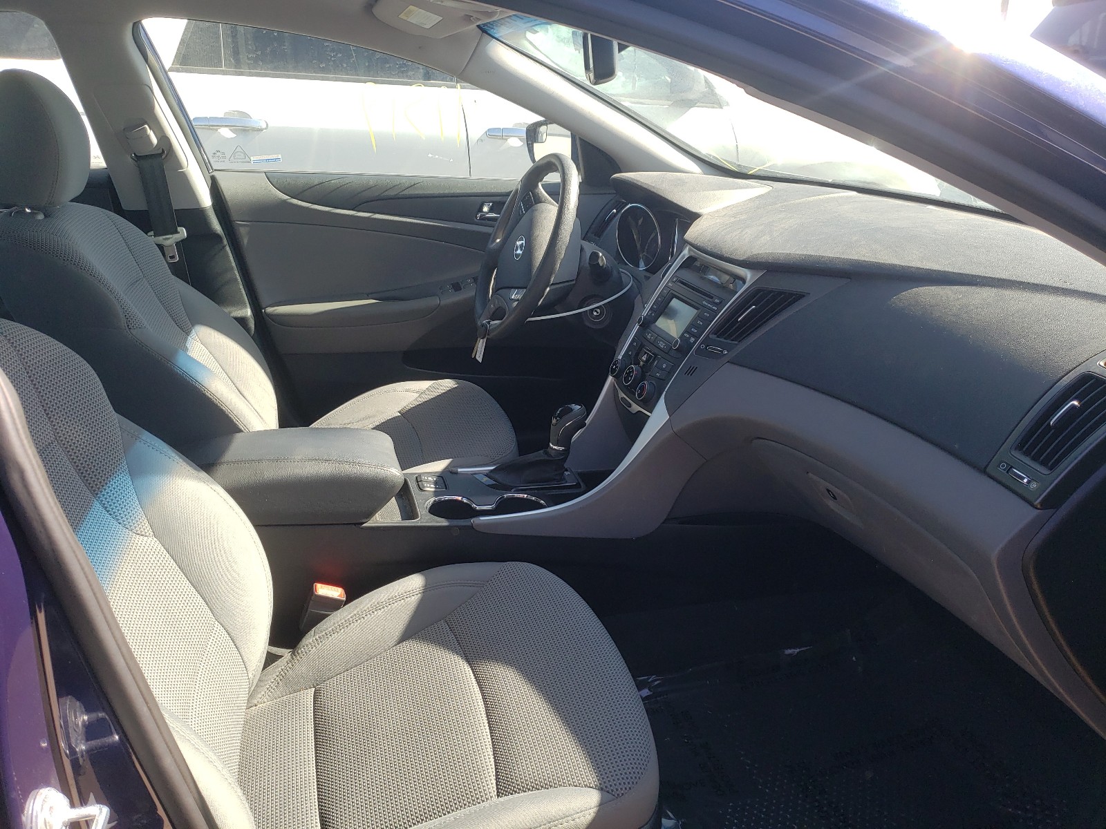 Photo 4 VIN: 5NPEB4AC3EH865412 - HYUNDAI SONATA GLS 