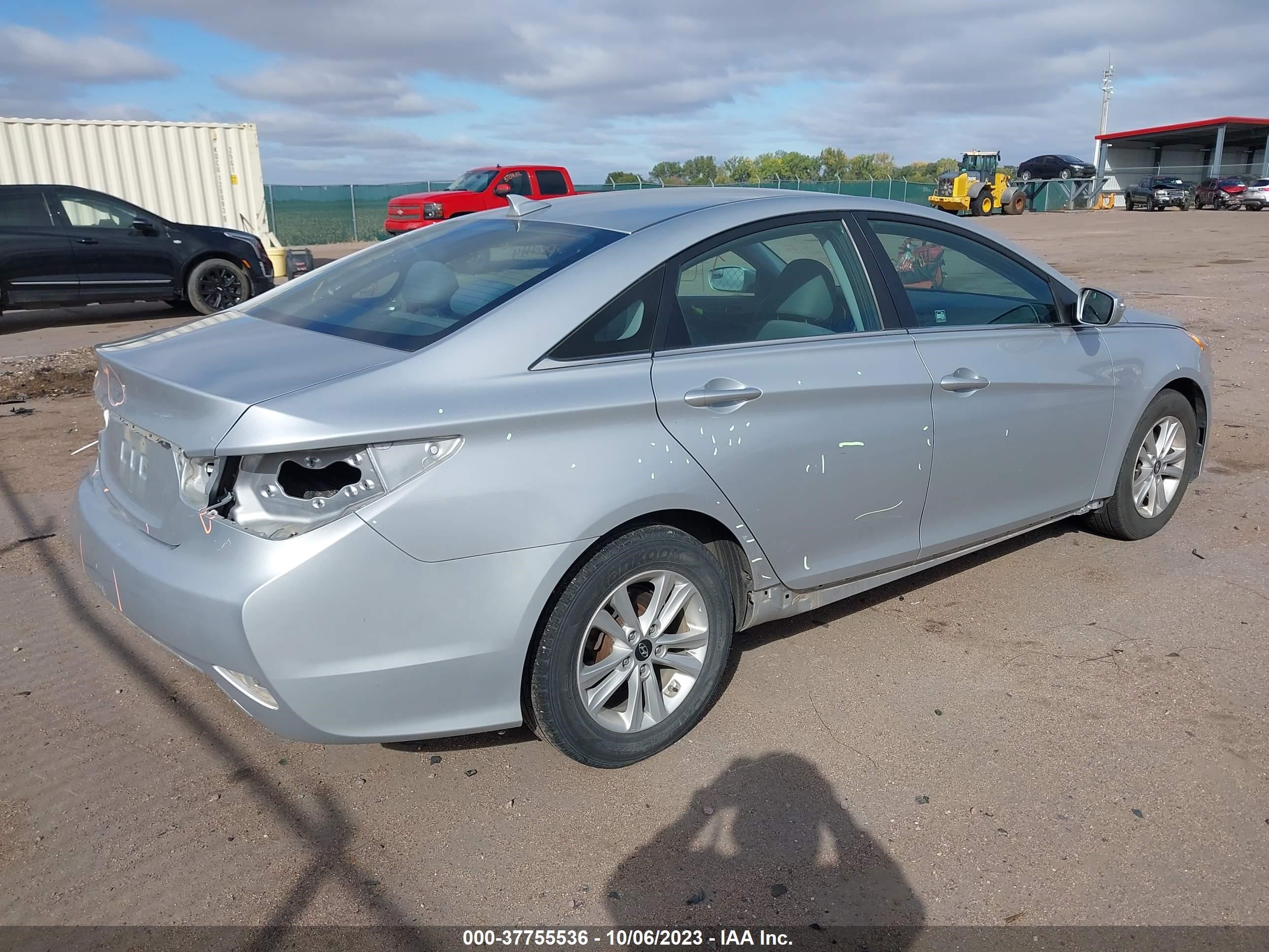 Photo 3 VIN: 5NPEB4AC3EH907416 - HYUNDAI SONATA 