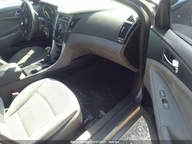 Photo 4 VIN: 5NPEB4AC4BH032004 - HYUNDAI SONATA 