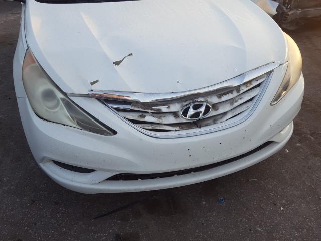 Photo 8 VIN: 5NPEB4AC4BH070607 - HYUNDAI SONATA GLS 