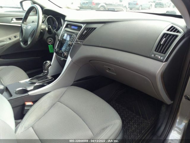 Photo 4 VIN: 5NPEB4AC4BH217380 - HYUNDAI SONATA 