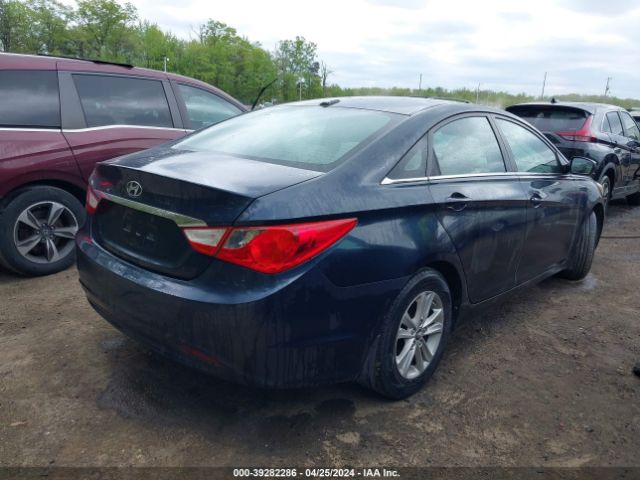 Photo 3 VIN: 5NPEB4AC4BH280382 - HYUNDAI SONATA 