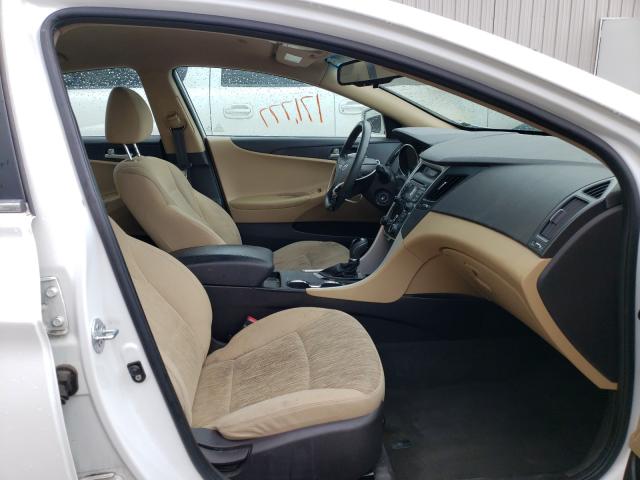 Photo 4 VIN: 5NPEB4AC4CH310353 - HYUNDAI SONATA GLS 