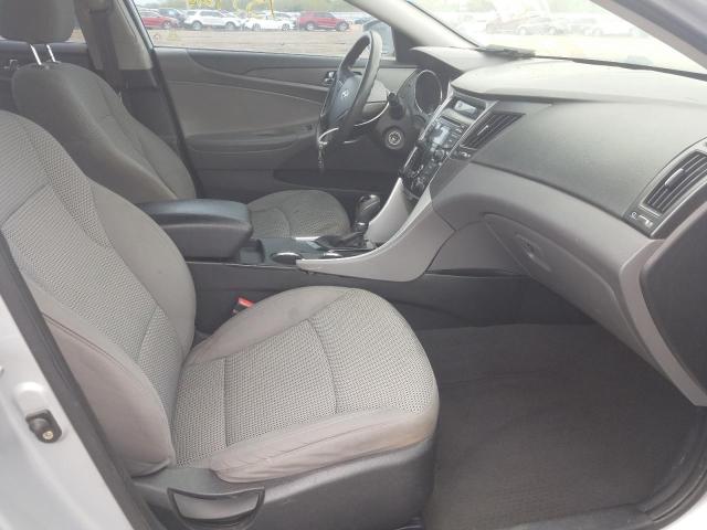 Photo 4 VIN: 5NPEB4AC4CH312748 - HYUNDAI SONATA GLS 