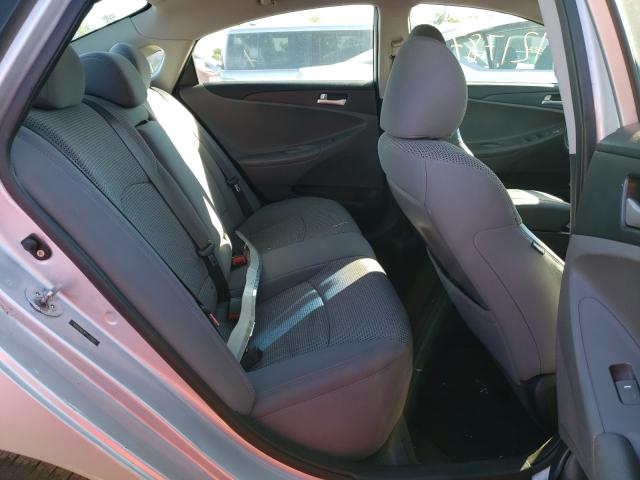 Photo 5 VIN: 5NPEB4AC4CH322860 - HYUNDAI SONATA GLS 