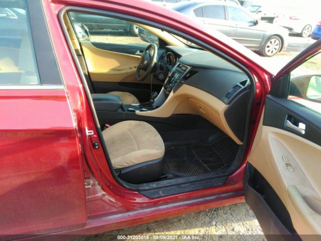 Photo 4 VIN: 5NPEB4AC4CH330120 - HYUNDAI SONATA 