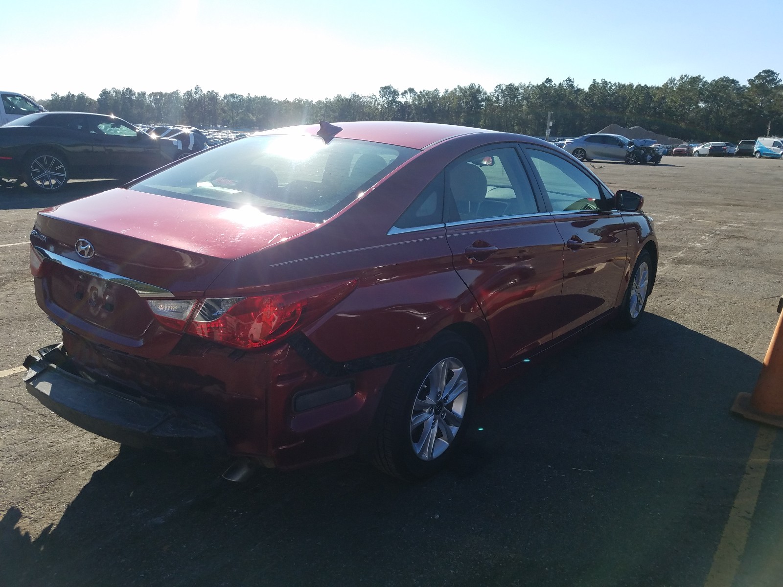 Photo 3 VIN: 5NPEB4AC4CH368298 - HYUNDAI SONATA GLS 