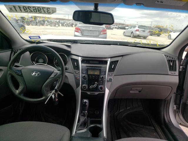 Photo 8 VIN: 5NPEB4AC4CH419394 - HYUNDAI SONATA GLS 