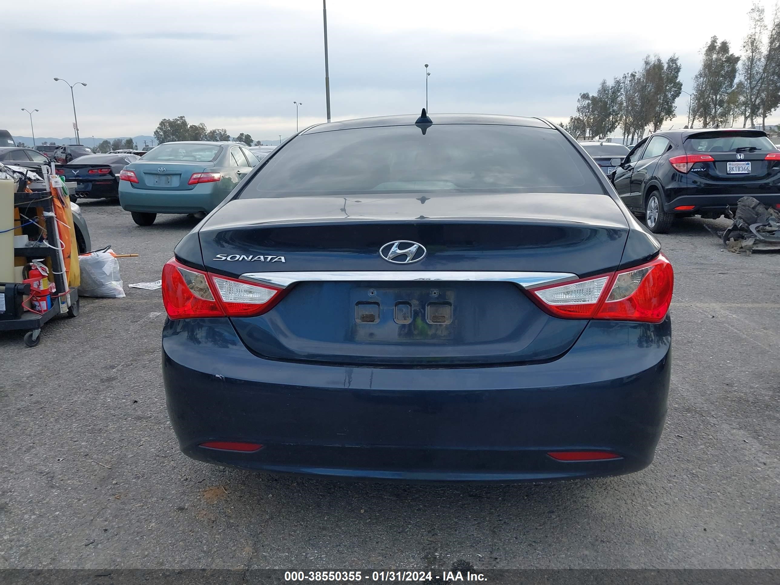 Photo 16 VIN: 5NPEB4AC4CH427219 - HYUNDAI SONATA 