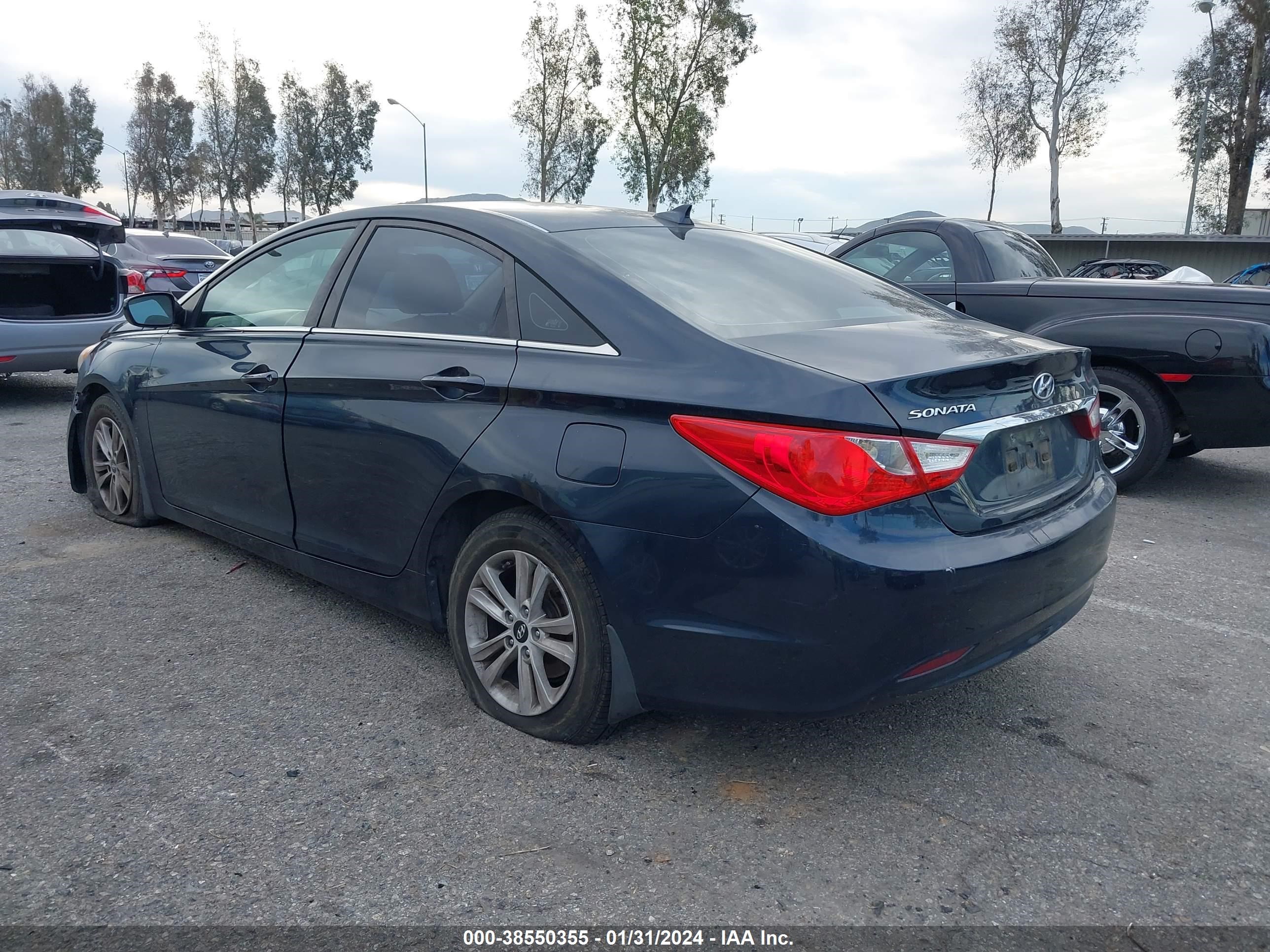 Photo 2 VIN: 5NPEB4AC4CH427219 - HYUNDAI SONATA 