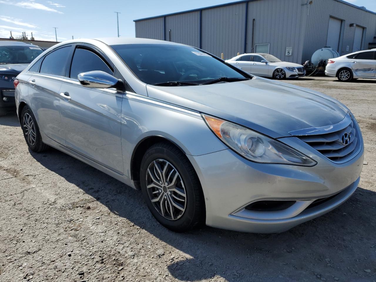 Photo 3 VIN: 5NPEB4AC4CH445011 - HYUNDAI SONATA 