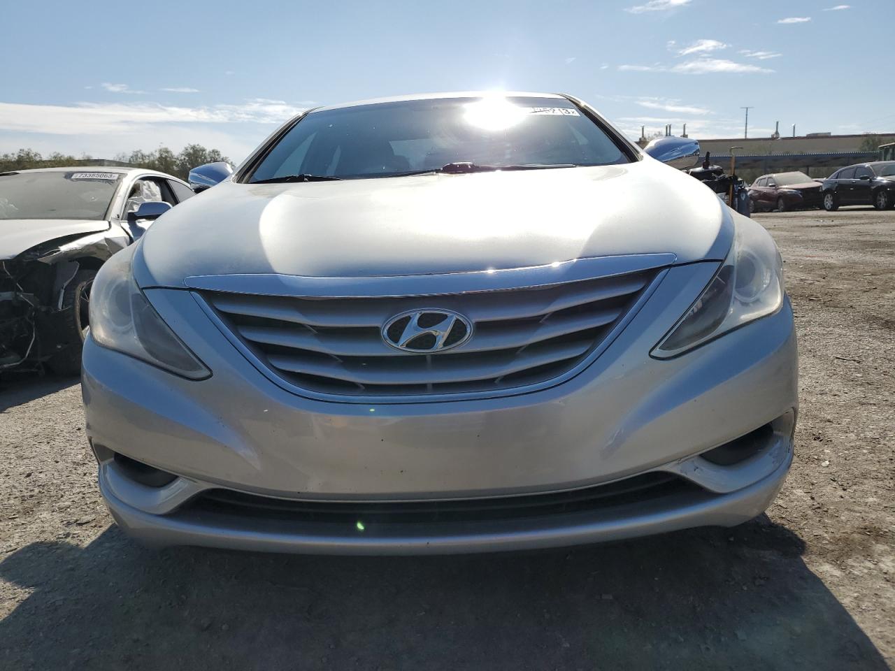 Photo 4 VIN: 5NPEB4AC4CH445011 - HYUNDAI SONATA 