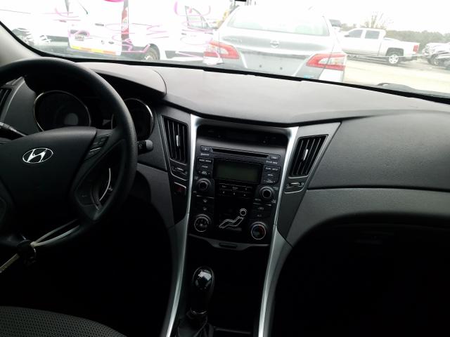 Photo 8 VIN: 5NPEB4AC4CH449933 - HYUNDAI SONATA GLS 