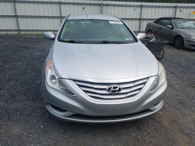 Photo 8 VIN: 5NPEB4AC4CH450421 - HYUNDAI SONATA GLS 