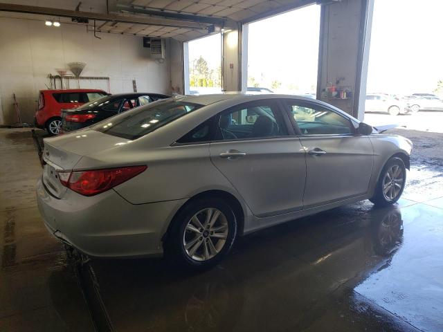 Photo 2 VIN: 5NPEB4AC4CH452198 - HYUNDAI SONATA GLS 