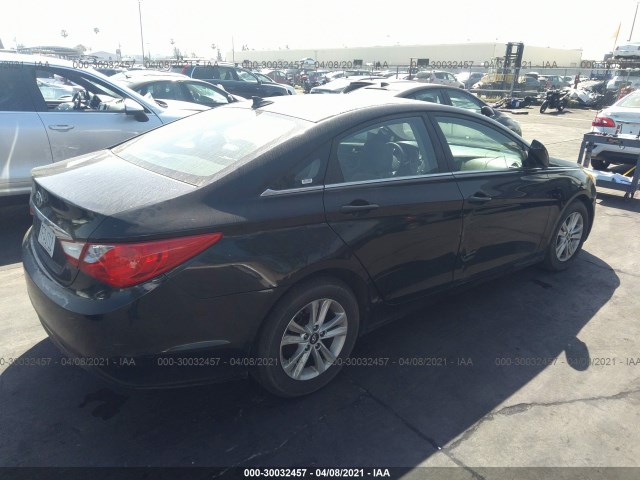 Photo 3 VIN: 5NPEB4AC4CH457725 - HYUNDAI SONATA 