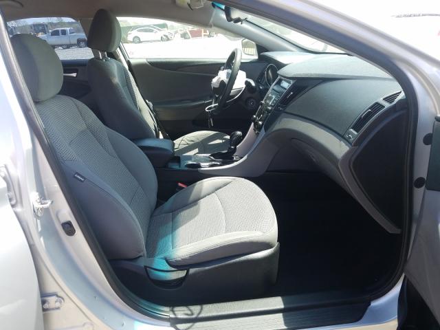 Photo 4 VIN: 5NPEB4AC4CH465565 - HYUNDAI SONATA GLS 