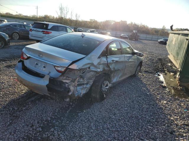 Photo 2 VIN: 5NPEB4AC4CH470801 - HYUNDAI SONATA GLS 