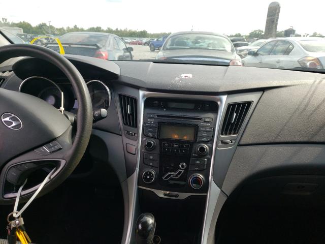 Photo 8 VIN: 5NPEB4AC4CH483273 - HYUNDAI SONATA GLS 