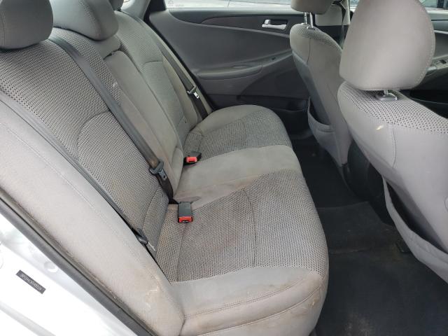 Photo 5 VIN: 5NPEB4AC4CH489204 - HYUNDAI SONATA GLS 