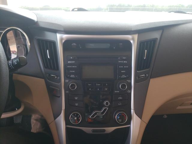 Photo 8 VIN: 5NPEB4AC4CH497397 - HYUNDAI SONATA GLS 