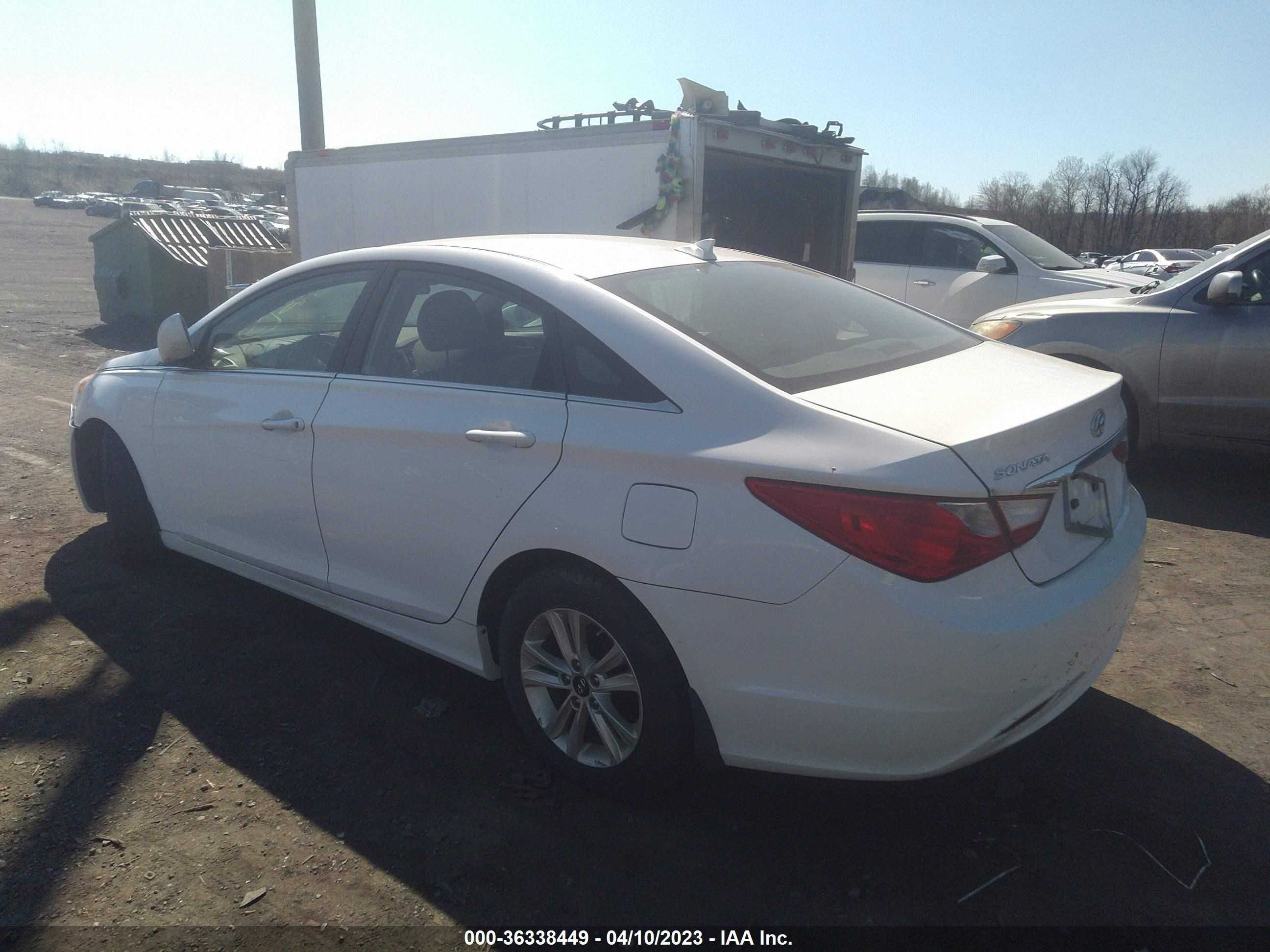 Photo 2 VIN: 5NPEB4AC4CH498727 - HYUNDAI SONATA 