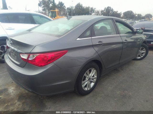 Photo 3 VIN: 5NPEB4AC4CH498906 - HYUNDAI SONATA 