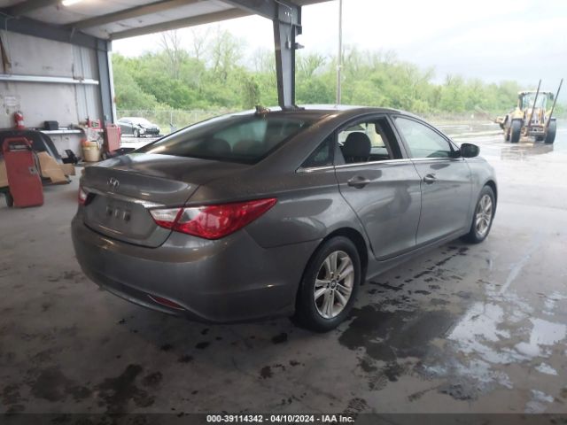 Photo 3 VIN: 5NPEB4AC4DH535860 - HYUNDAI SONATA 