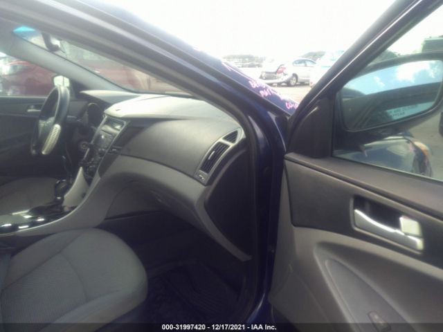 Photo 4 VIN: 5NPEB4AC4DH553470 - HYUNDAI SONATA 